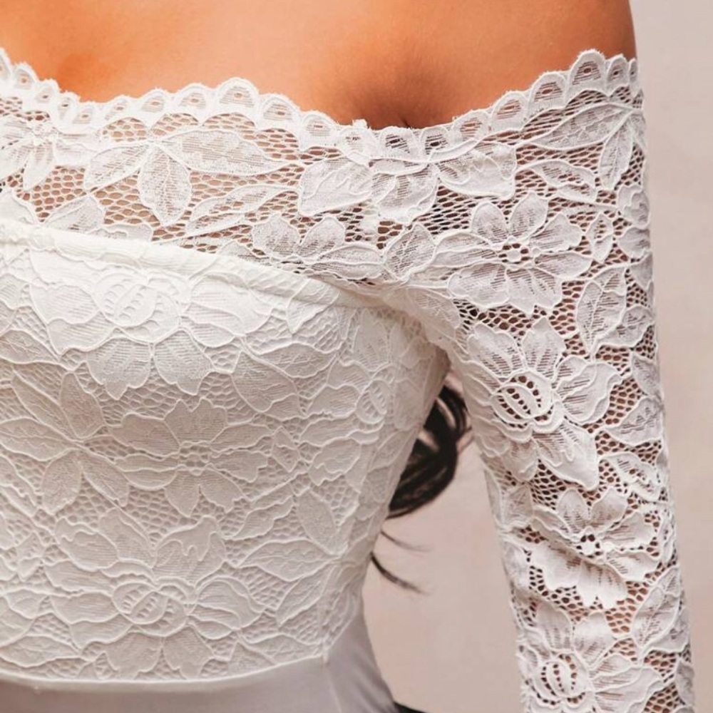 Elegant White Lace Off-Shoulder Bodysuit - Picture 5 of 7